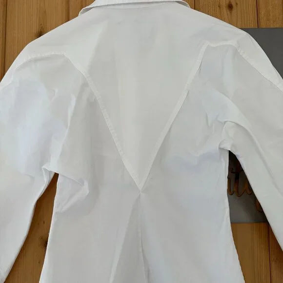 Bottega Veneta Size 4 White Collared Button Down Poplin Shirt with Triangle Back